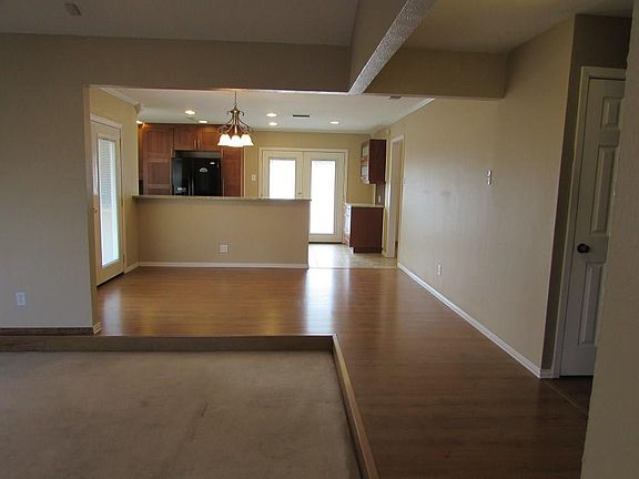 3rd image of 232 Glenwood Dr