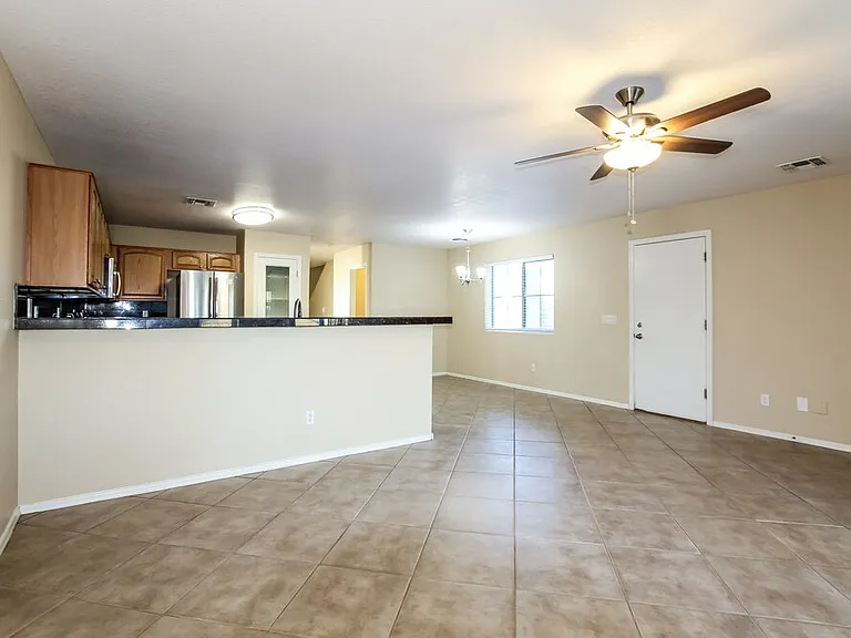 17423 W Watson Ln — Photo 5