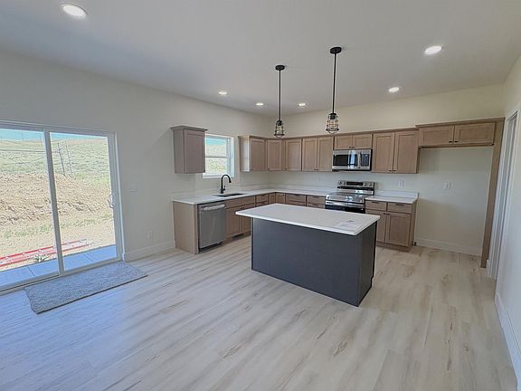 3rd image of 2431 Mercy Ln