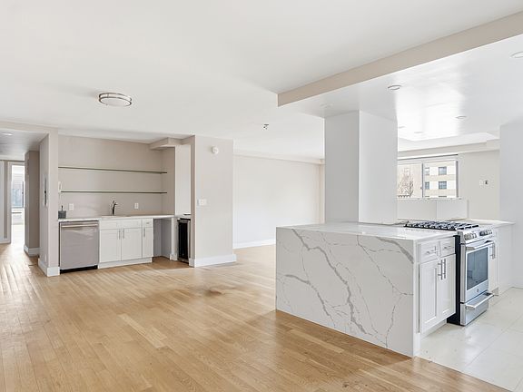 3rd image of 792 Columbus Ave APT 7O