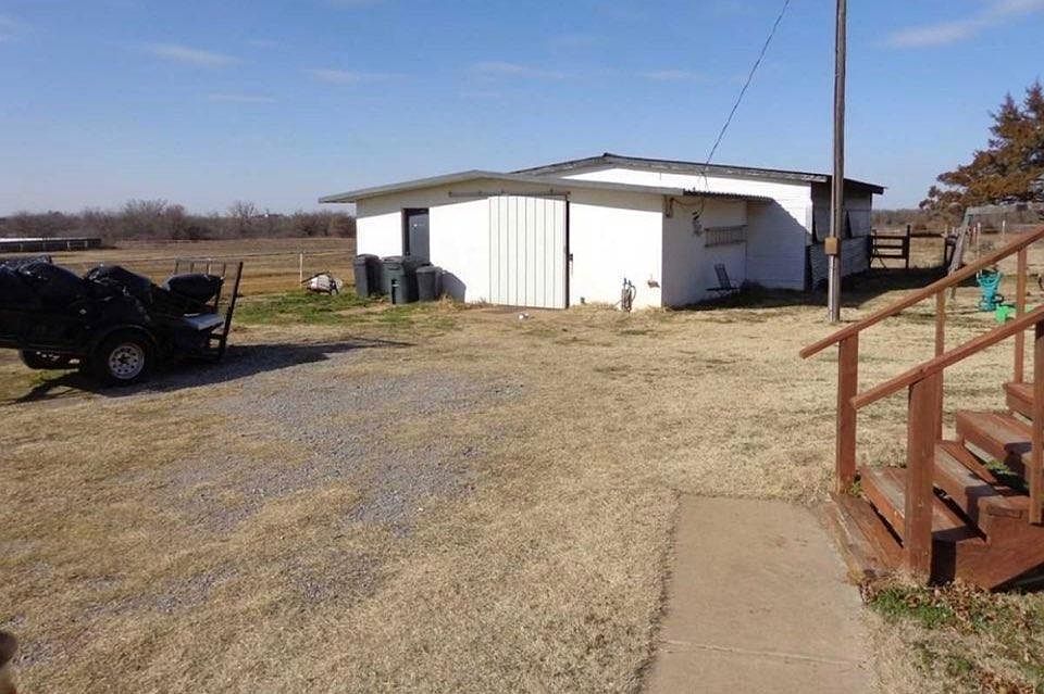 2nd image of 403 E Ballpark Rd