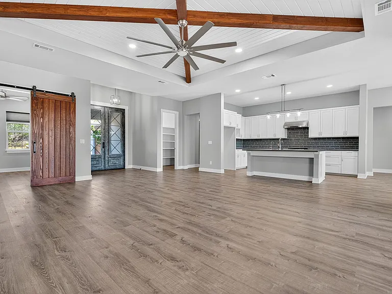 21603 Thomas Cv — Photo 12