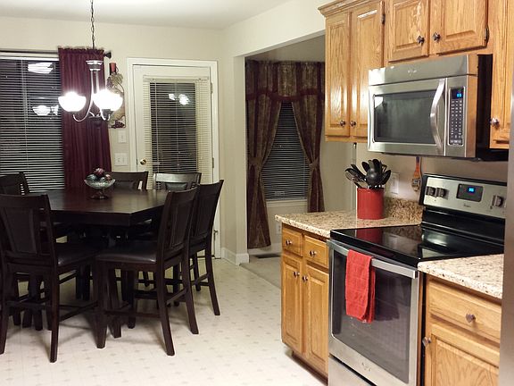 Kitchen into B-Nook view
