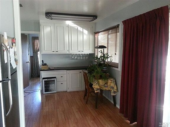 3rd image of 399 Maple Street