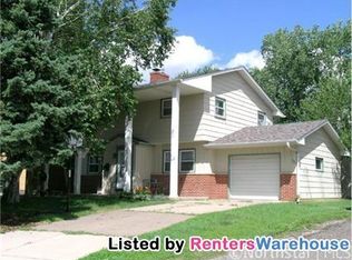 11 Hillside Ct, Saint Paul, MN 55108