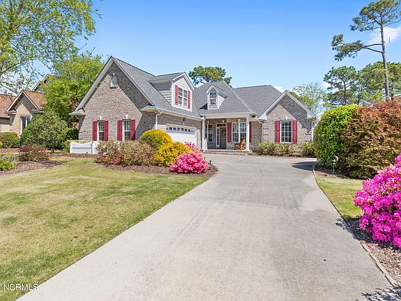 2nd image of 2807 Inverness Circle SE
