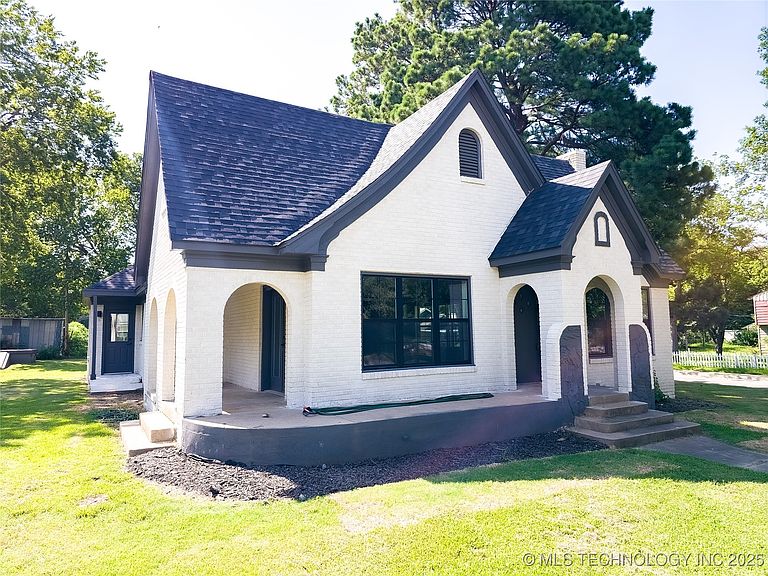 Listing photo 4