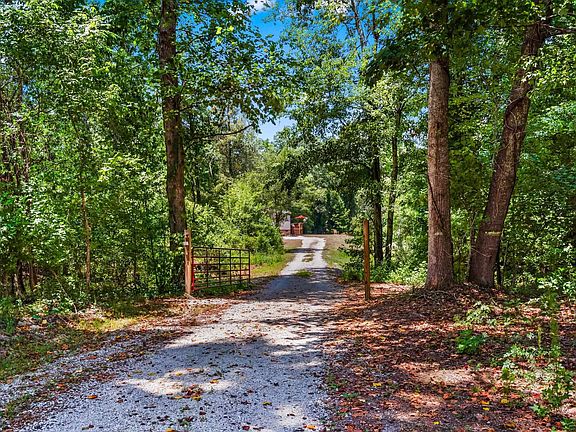 2nd image of 2463 Hanna Lake Rd.