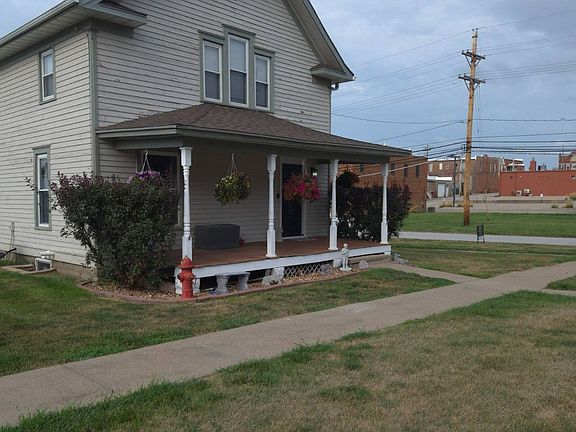 2nd image of 1100 13th St