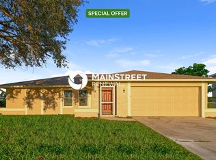 1202 NE 14th Ave, Cape Coral, FL 33909