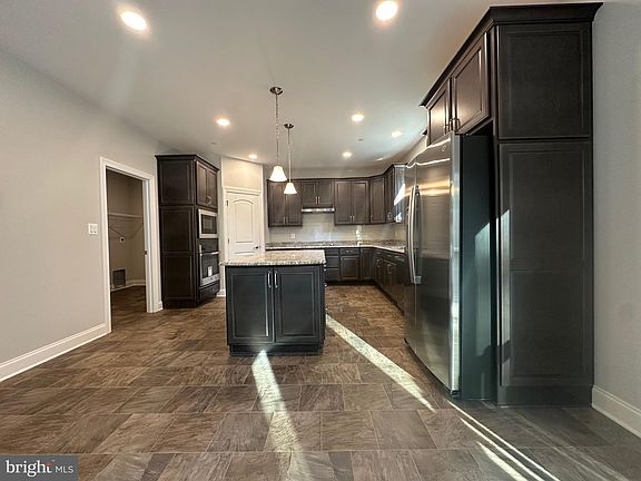 3rd image of 25061 Preston Ct