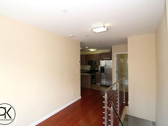 5th image of 213 Kingsland Ave APT 2F