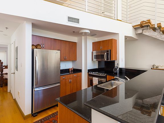 3rd image of 1428 West Ave APT 401