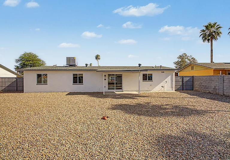 3430 E Poinsettia Dr — Photo 29
