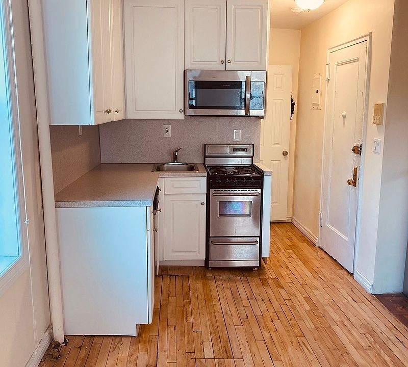 2nd image of 450 W 54th St #3A