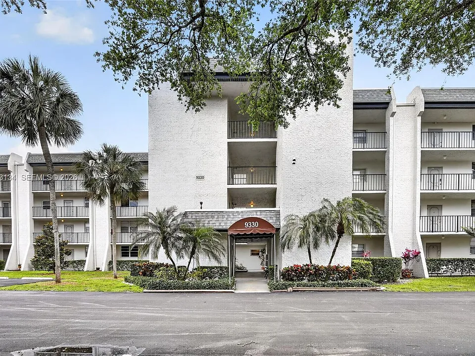 9330 Lagoon Pl #307