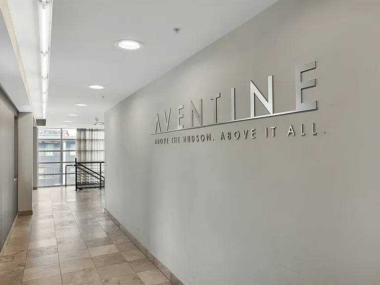 100 Thompson Ln #4D — Photo 24