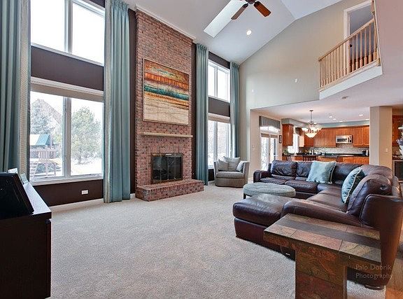 4th image of 1680 N Pebble Beach Way