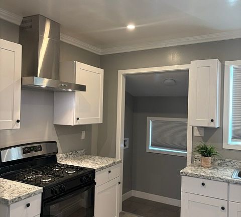 2nd image of 12010 Roseglen St