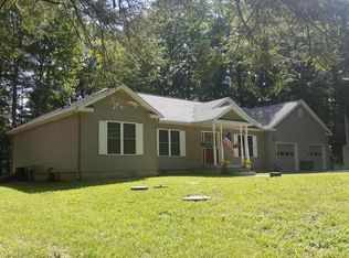 125 Hemlock Point Ct, Hawley, PA 18428