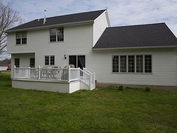2nd image of 21 Breezewood Dr