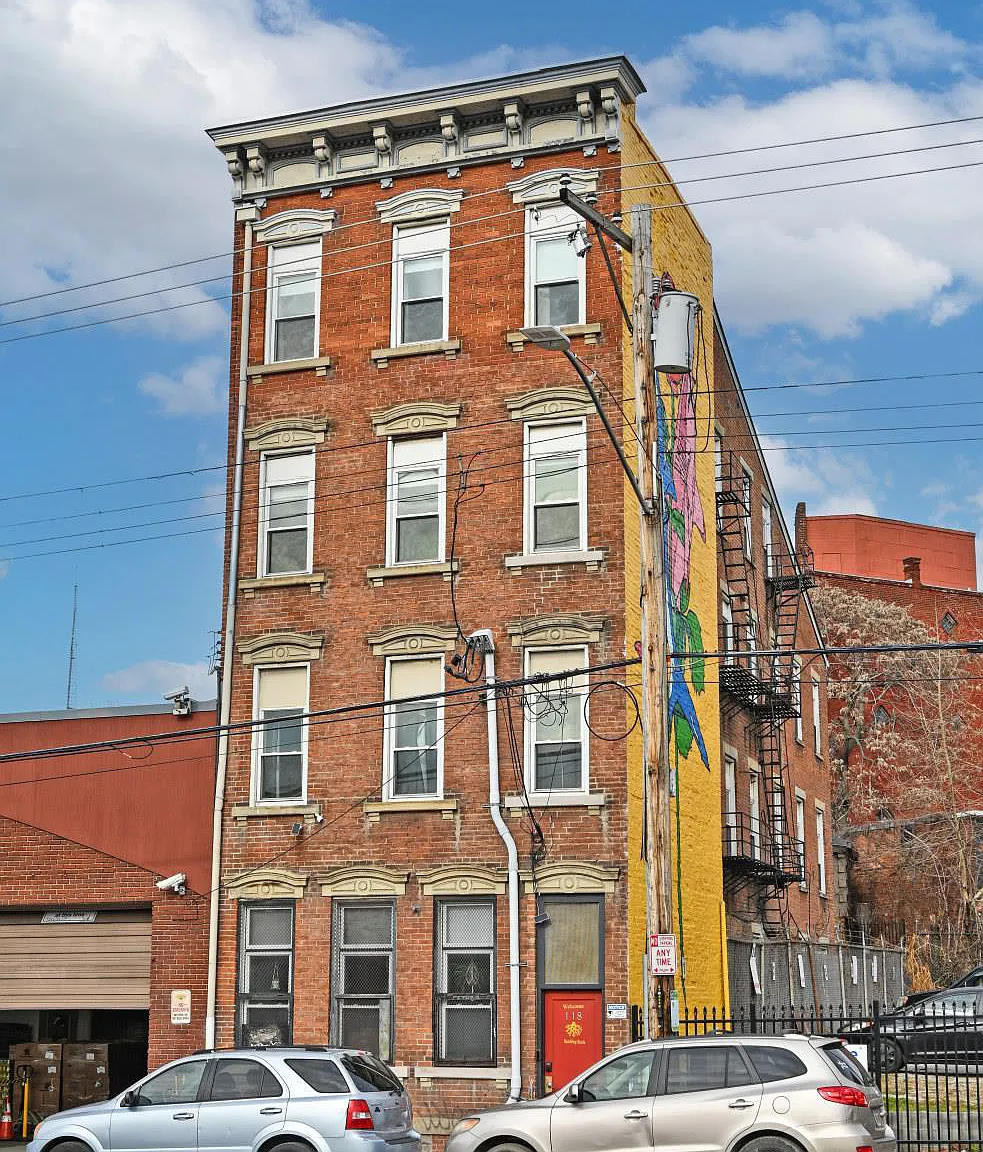 118 E Liberty Street - C — Photo 1