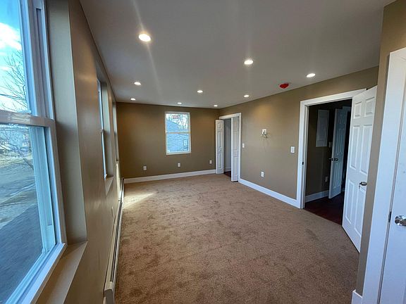 2nd image of 179 N 4th St APT 2