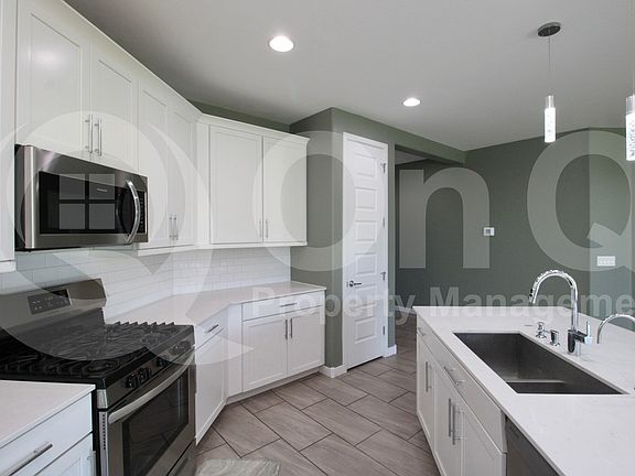5th image of 2207 E Citadel Dr