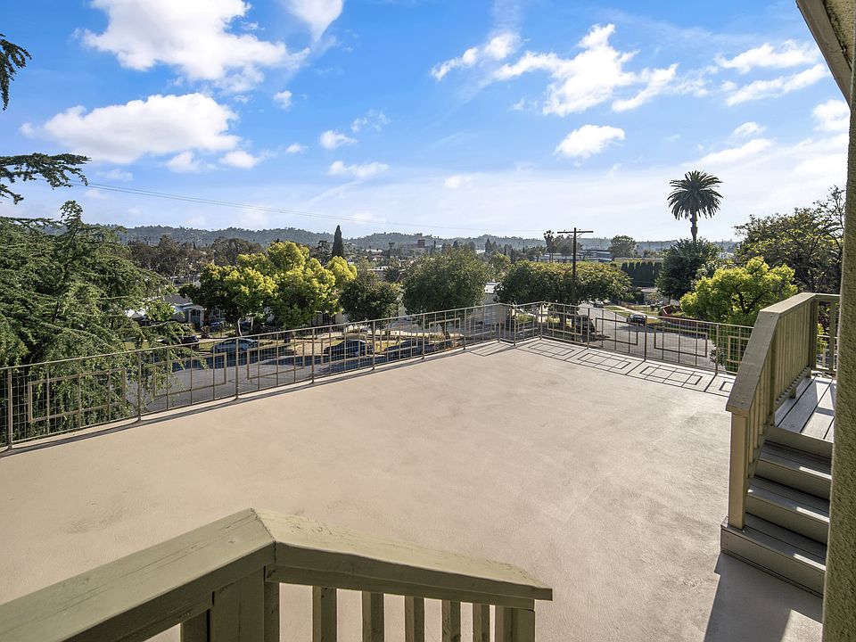Private balcony/deck just for this unit