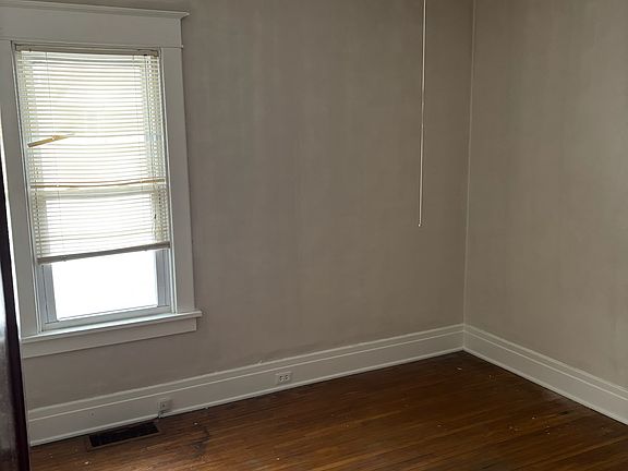 3rd image of 298 Taunton Pl Unit 1