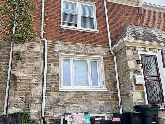 5th image of 1728 Dallas St