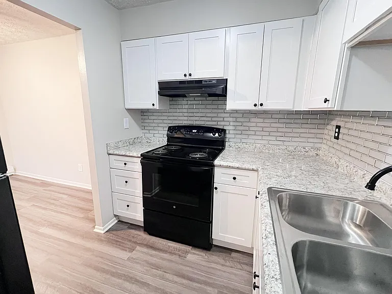 Oakwood Apartments — Photo 69