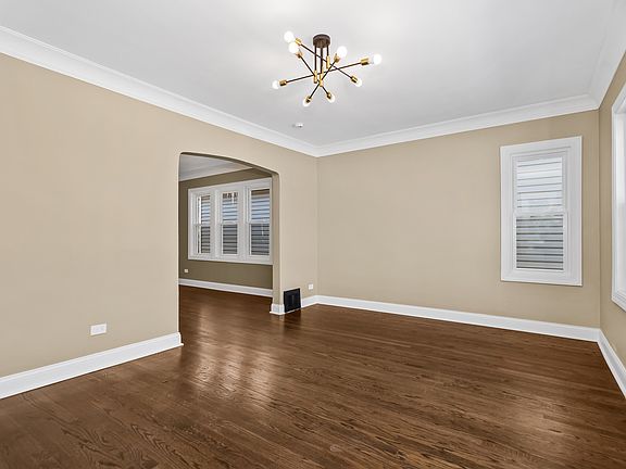 3rd image of 511 W 104th St