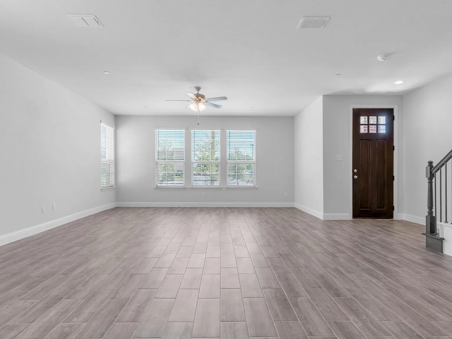3 bed, 2.5 bath, 2100 sqft, $2,500 — Photo 3