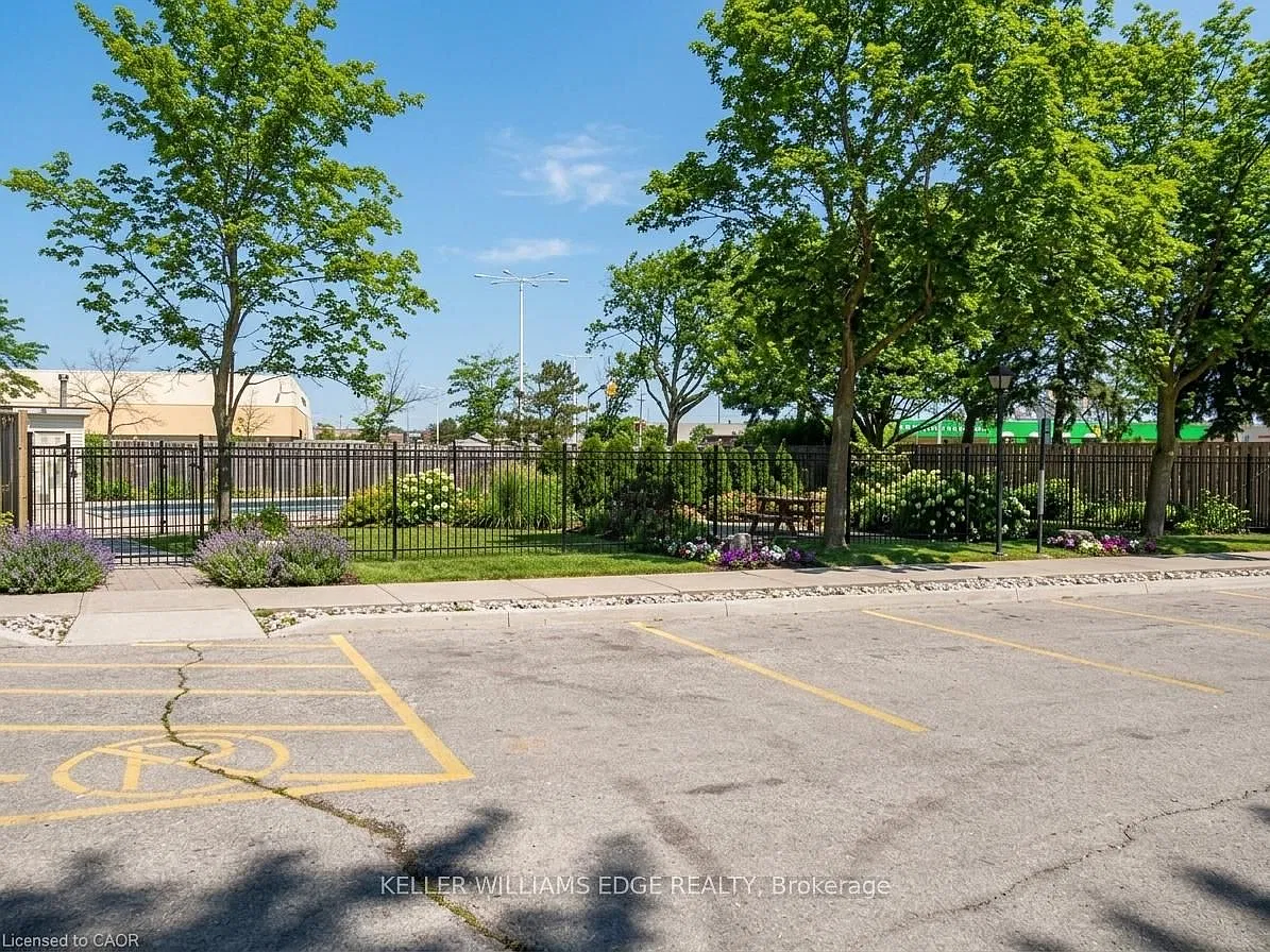 2 bed, $2,400 — Photo 3