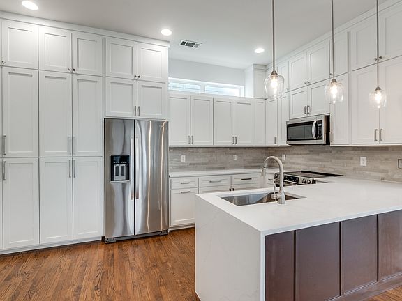 3rd image of 5711 Ross Ave APT 5