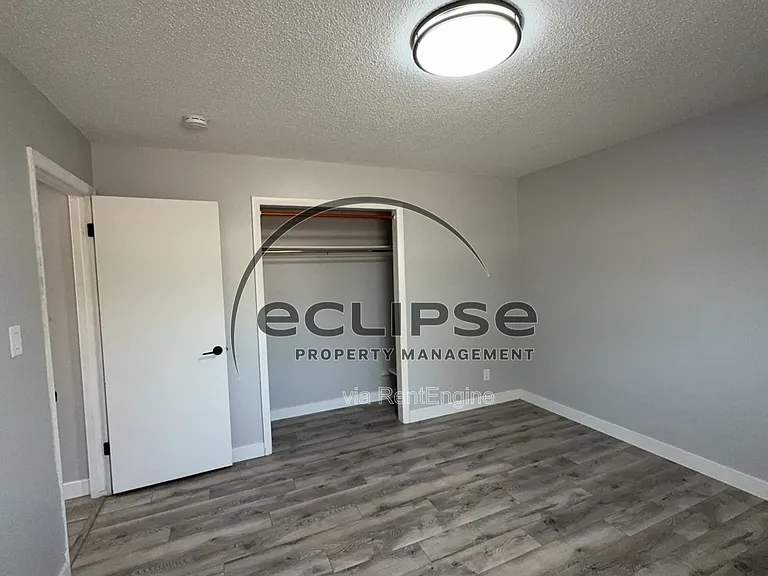Summit View Apartments — Photo 144