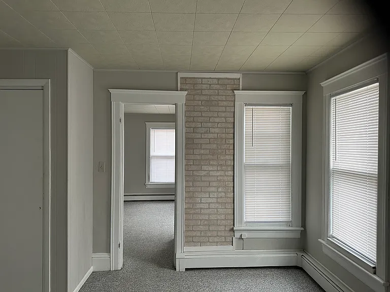 323 1/2 W Galena Ave #1 — Photo 9