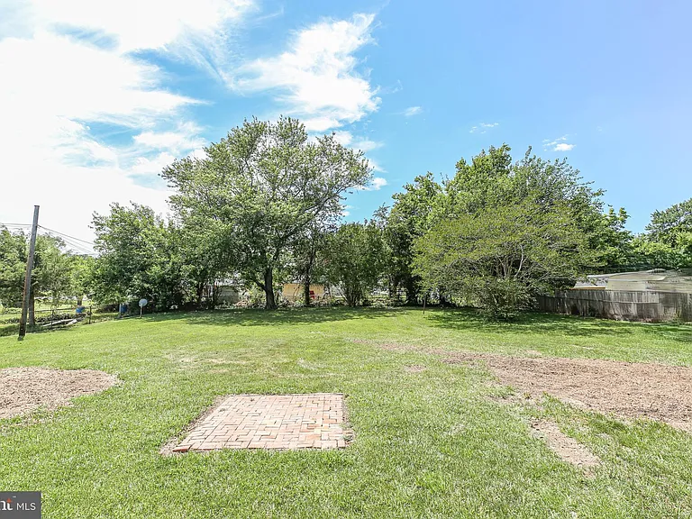 803 Grafton St — Photo 22