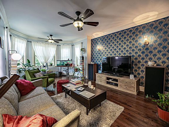 3rd image of 3253 W Leland Ave Unit 3