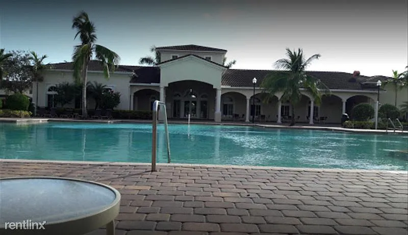 4 bed, 2.5 bath, 2245 sqft, $2,800 — Photo 3