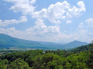 2857 Indigo Ln, Pigeon Forge, TN 37862