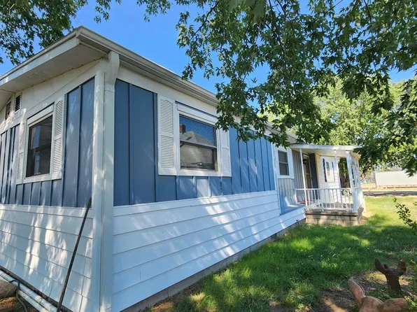 323 S Main St, Lucas, KS 67648