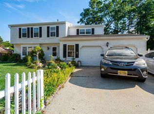 9 Remsen Dr, Howell, NJ 07731