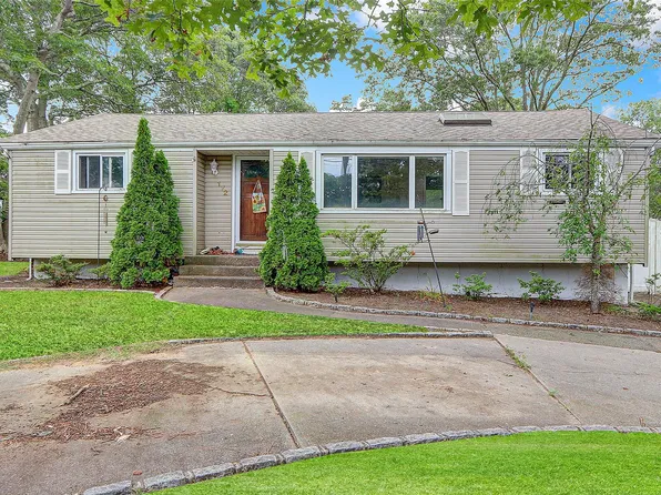 172 Horseblock Road, Centereach, NY 11720