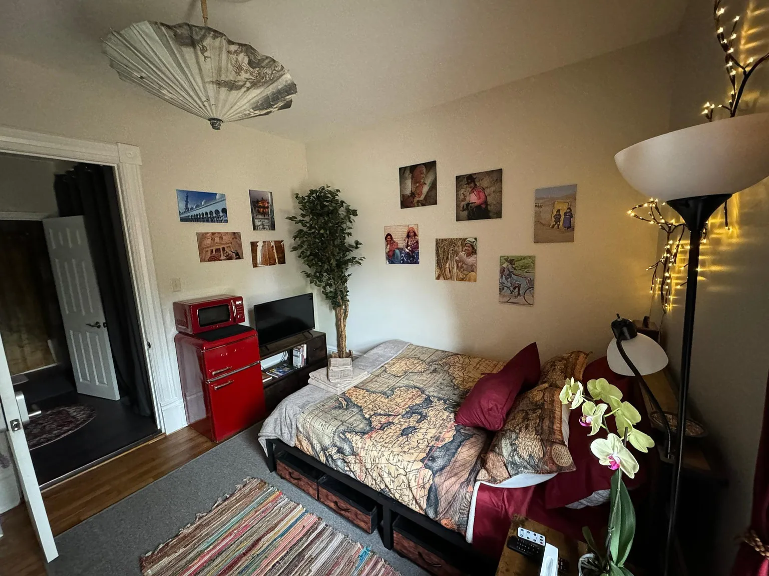 1 bed, 1800 sqft, $1,050 — Photo 2