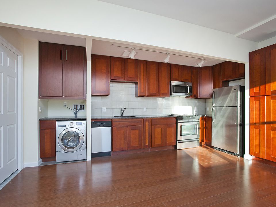 1st image of 341 Pleasant Ave
