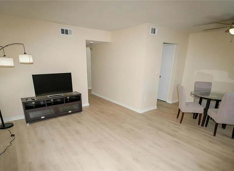 6940 Sunset Dr S #2D — Photo 6