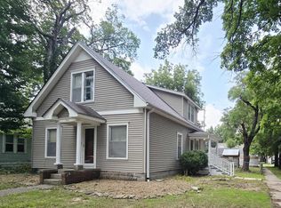 1201 E 11th Ave, Winfield, KS 67156