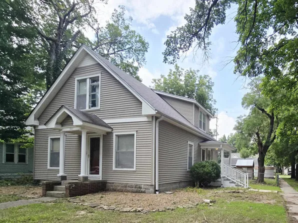 1201 E 11th Ave, Winfield, KS 67156